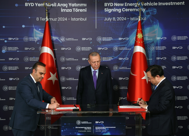 Dünyanın en büyük elektrikli araç üreticisi Çinli BYD'den Türkiye'ye devasa yatırım