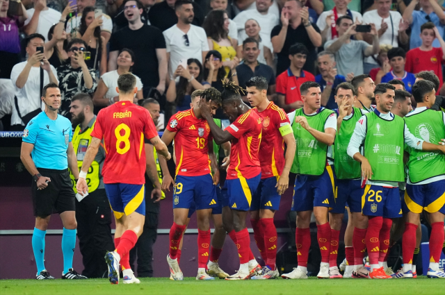 Geriye düştüğü maçta Fransa'yı 2-1 yenen İspanya, EURO 2024'te finale çıktı