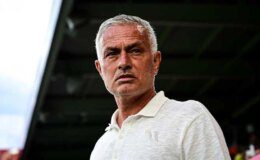 Jose Mourinho’dan zemin eleştirisi: Şampiyonlar Ligi seviyesinde kabul edilemez