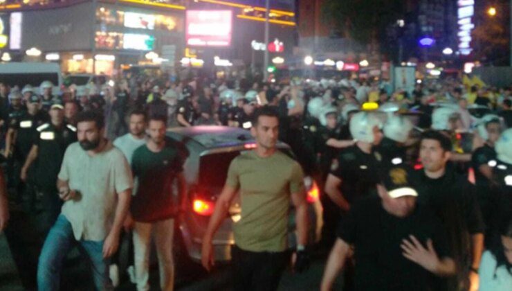 Eğitim-Sen protestosuna polis müdahalesi! 11 öğretmen gözaltına alındı