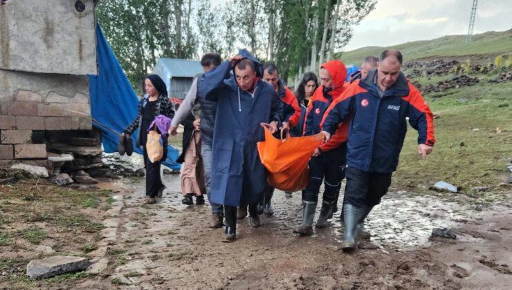 Erzurum’da Sel Felaketi: Köprü Yıkıldı, Araçlar Sulara Kapıldı