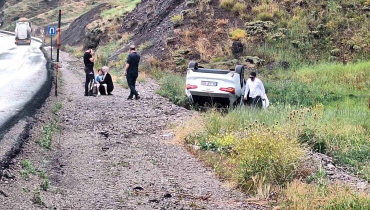 Erzurum’un Aşkale ilçesinde otomobil kaza yaptı