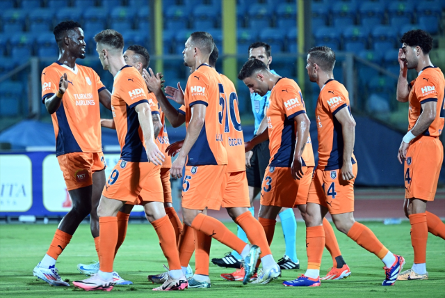 RAMS Başakşehir, La Fiorita'yı 3-0 yenerek UEFA Konferans Ligi'nde adını bir üst tura yazdırdı