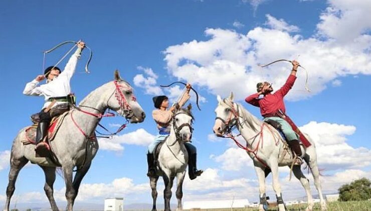 Erzurum’da ki Çocukların atlı okçuluk başarısı