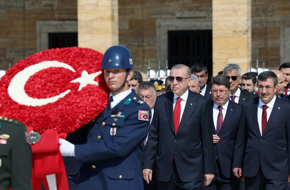 Devlet erkanından Anıtkabir ziyareti (Büyük zaferin 102. yılı) 3