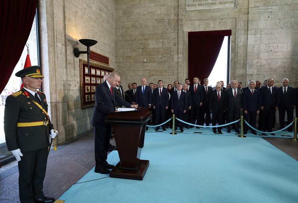 Devlet erkanından Anıtkabir ziyareti (Büyük zaferin 102. yılı) 2