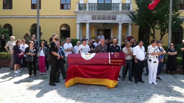 Aydemir Akbaş'a veda! Tatlıses gözyaşları içinde son anlarını anlattı