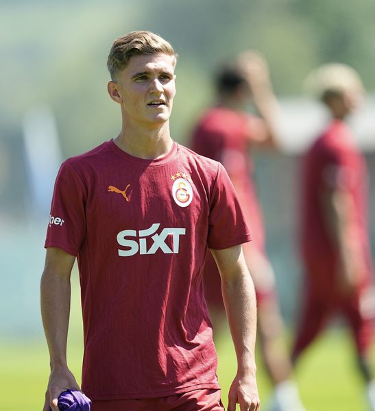 Galatasaray'ın yeni transferi Elias Jelert, Süper Kupa maçında forma giyemeyecek