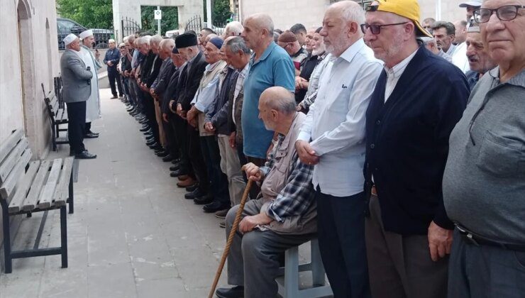 İsmail Heniyye için Türkiye’de gıyabi cenaze namazı kılındı