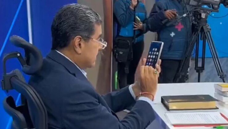 Maduro sosyal medyaya savaş açtı! Önce WhatsApp’ı sildi, şimdi X’e erişim yasağı getiriyor