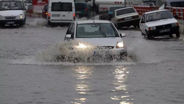 Meteoroloji tarih verdi! Kavurucu sıcaklar yerini sağanak yağışlara bırakıyor