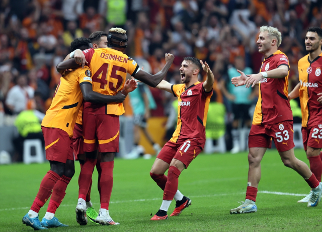 Cimbom 3 puanla başladı! Galatasaray, PAOK'u sahasında 2-1 yendi