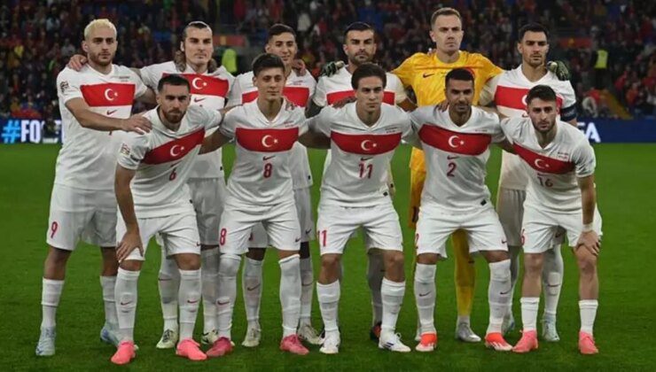 Montella kararını verdi! Türkiye-İzlanda maçının ilk 11'leri belli oldu