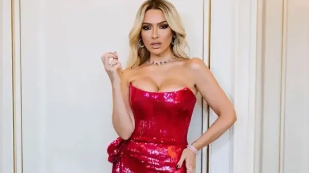 Okan Buruk'la anılan Hadise, yeni aşkıyla ilk kez görüntülendi