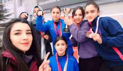 Aşkale Koçak İlköğretim Okulu Atletizmde İl İkincisi Oldu