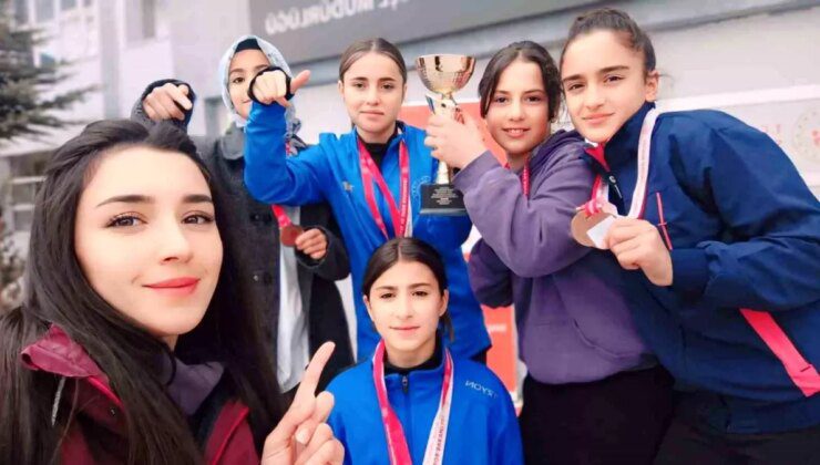 Aşkale Koçak İlköğretim Okulu Atletizmde İl İkincisi Oldu