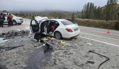 Erzincan’da trafik kazası: 5 kişi hayatını kaybetti