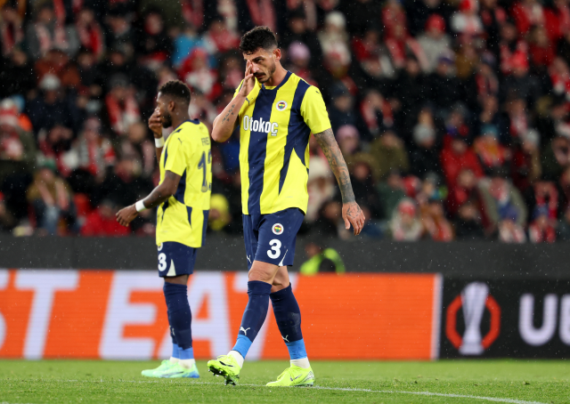 Fenerbahçe, Slavia Prag'ı deplasmanda 2-1 mağlup etti