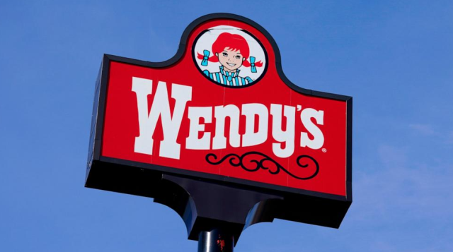 Dünyaca ünlü fast food devi Wendy's 140 şubesini kapatıyor