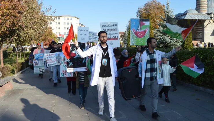 Erzurum’da hekimler ve sağlık çalışanları Gazze için "sessiz yürüyüş" yaptı