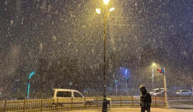 Erzurum’da Kar Yağışı Şehri Beyaza Bürüdü