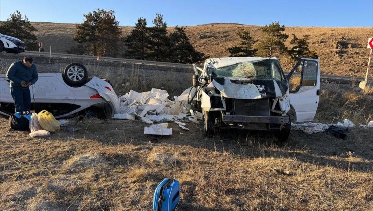 Erzurum’da Otomobil ve Kamyonet Çarpıştı: 5 Yaralı