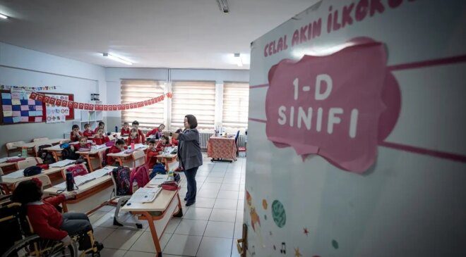 Erzurum’da "Yılın Öğretmeni" Canan Ulukurt, proje temelli eğitimle öğrencilerini geleceğe hazırlıyor