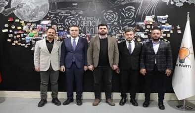 AK Parti Erzurum İl Gençlik kollarında görev değişimi