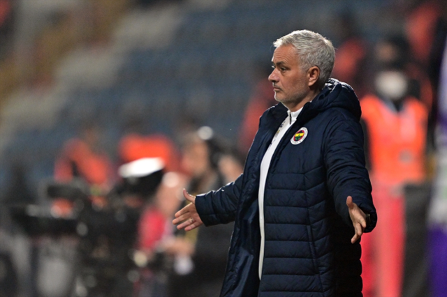 Mourinho'dan TFF'nin yabancı VAR hakemi kararı için olay sözler