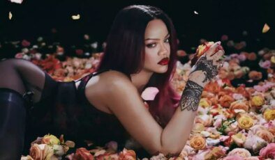 Rihanna’dan cesur pozlar! Kendi markası için objektif karşısına geçti